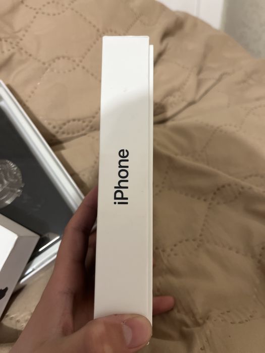 Коробка от айофн 13