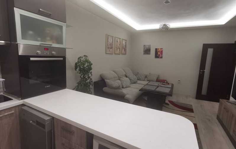 Дава се под наем Тристаен апартамент в Бургас, Братя Миладинови - 80 кв.м за 600 € - Снимка #4