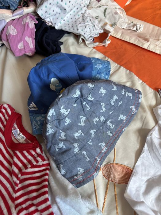 Lot haine aproape gratis/ieftin bebelus/baiat 0-6 luni Zara H&M bodyuri salopete costume pantaloni costum botez