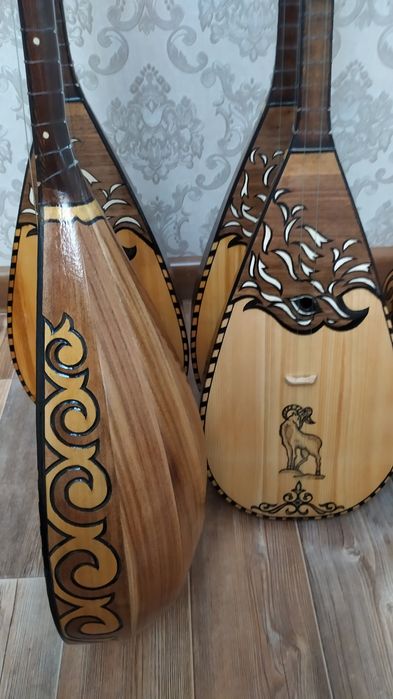 Домбыра kaspi red