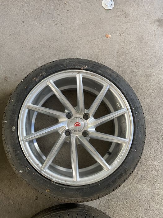 Продам 16 диски  Vossen с резиной