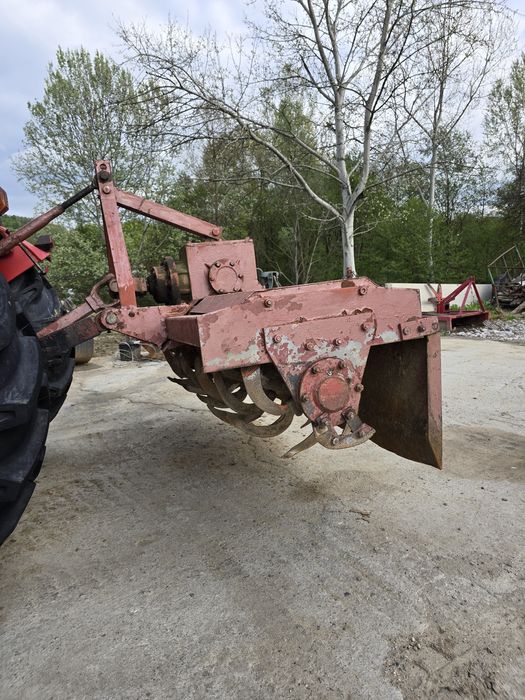 Vând Freza Tractor