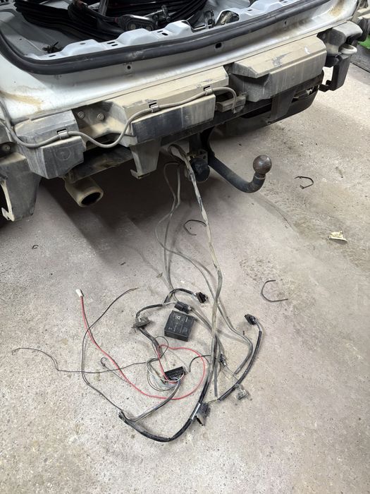 Carlig remorcare dacia duster 2019 complet cu instalatie si calculator