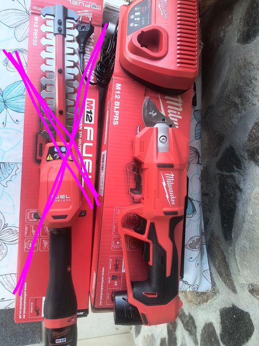 Foarfecă nouă crengi și vie Milwaukee M12 BLPRS 202