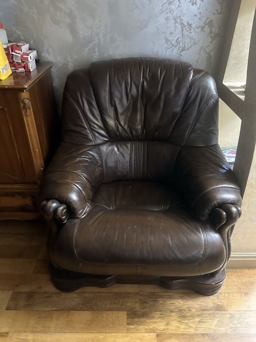 Кожаная мягкая мебель