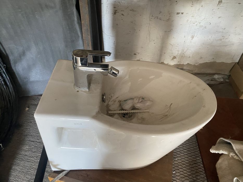 Продаю биде vitra