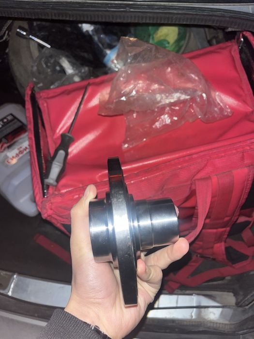 Продаю ступицу на Audi A6,A8