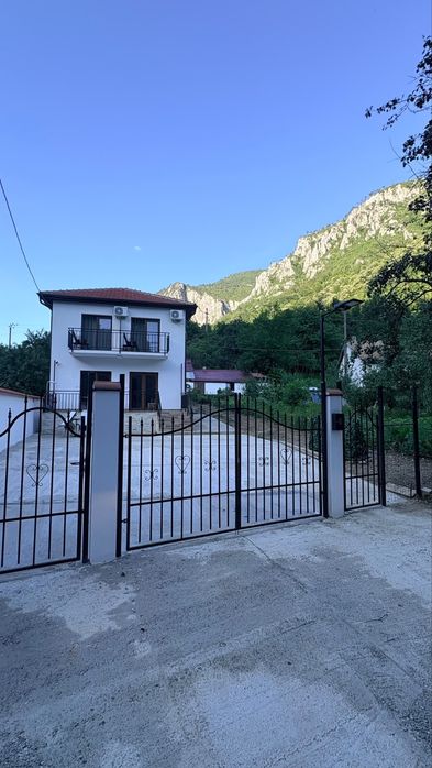 Cazare Baile-Herculane,Casa din Grădină