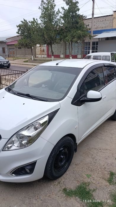 Chevrolet spark 2020 год