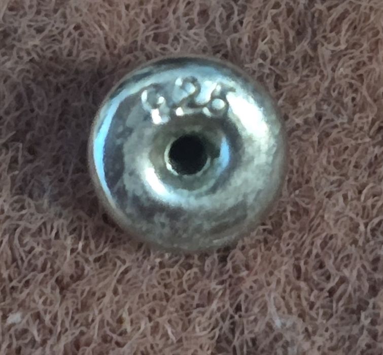 Серьги  гвоздики из натурального янтаря