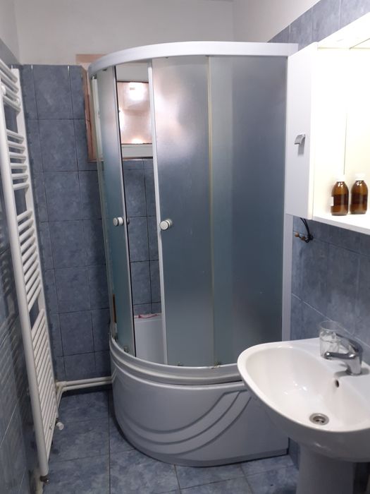 Vand apartament cu 2 camere