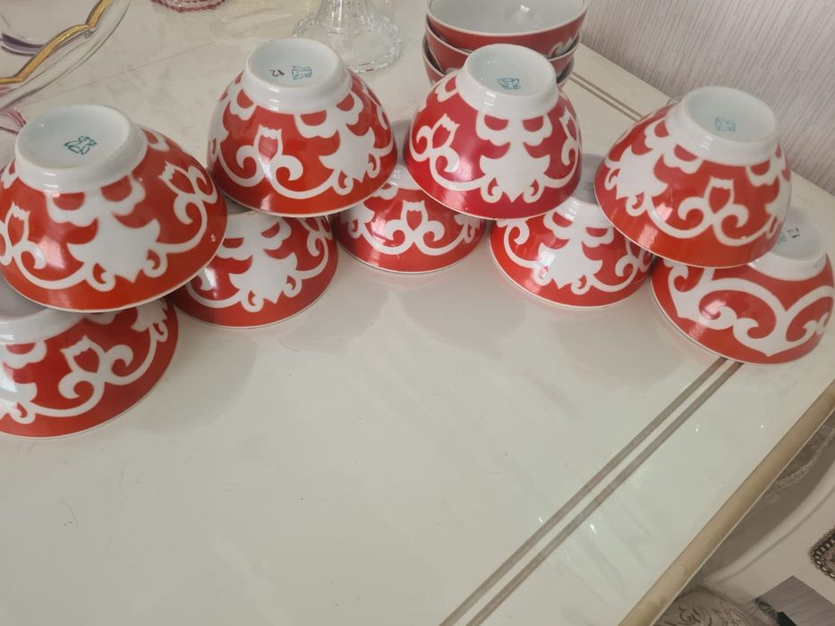 Посуда с казахскими узорами