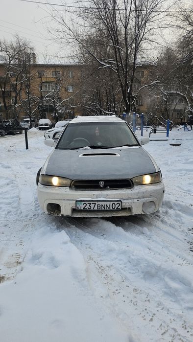 Машина Subaru legacy