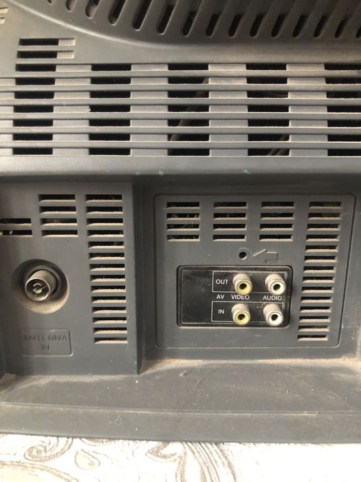 Телевизор LG старый