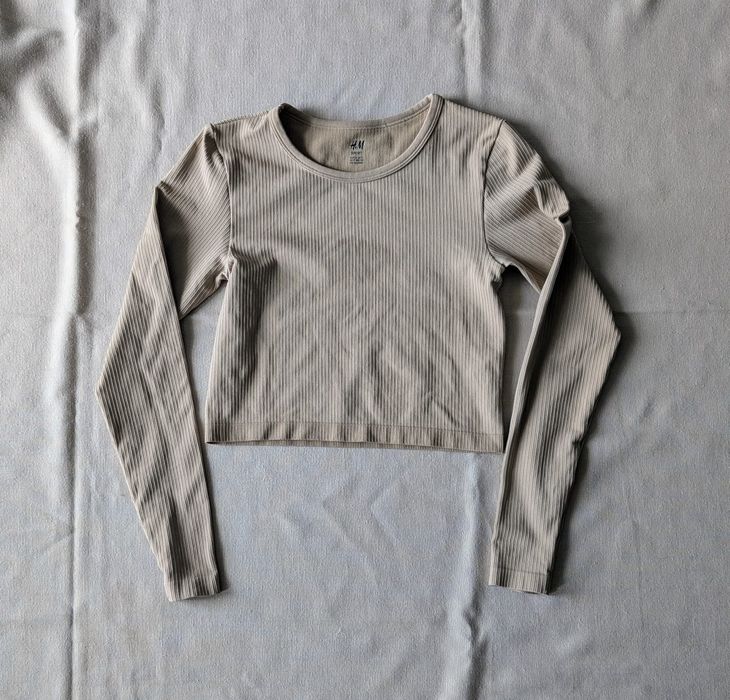 Bluza crop H&M Sport. Mărimea S