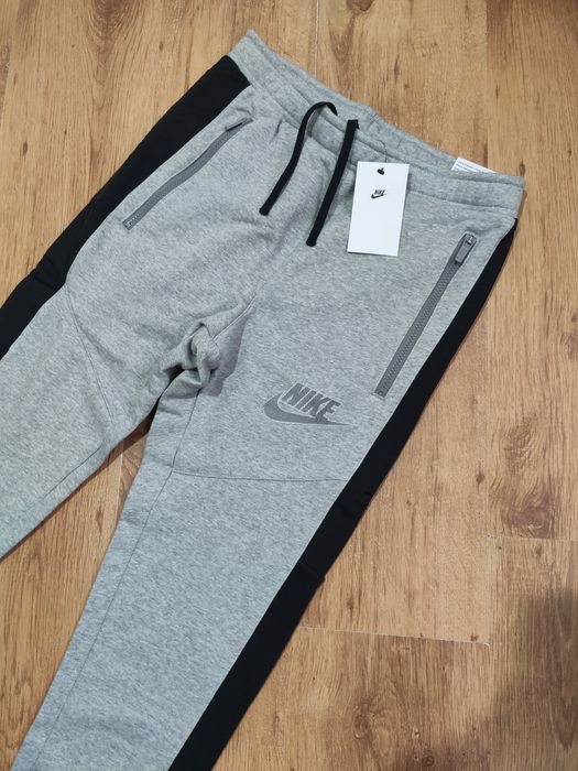 Pantaloni Nike mărimea S