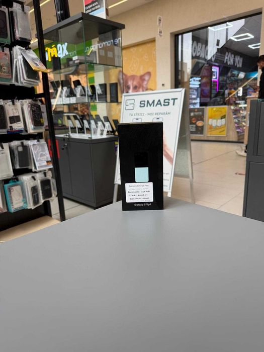 Samsung Z Flip5 | 256 GB | Stare Foarte Buna | Posibilitate In Rate | Acceptam Si Schimburi .