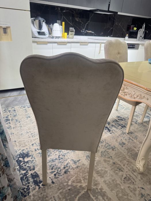 Стол и стулья сатылады