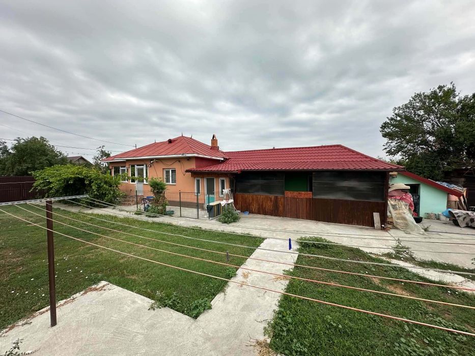Casa in judetul Olt, comuna Tufeni, sat Stoborăști
