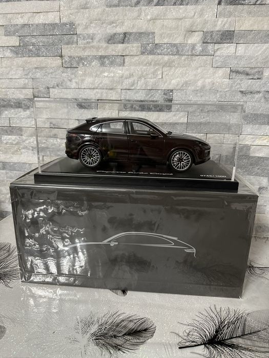 Macheta Porsche Cayenne 1:18