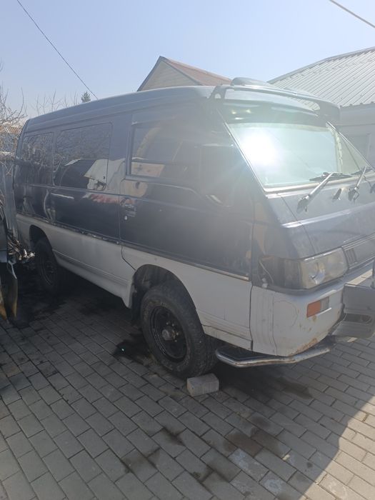 Продам Митсубиси Делика