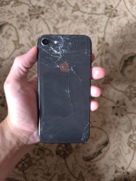 iPhone 8 64 gb qora