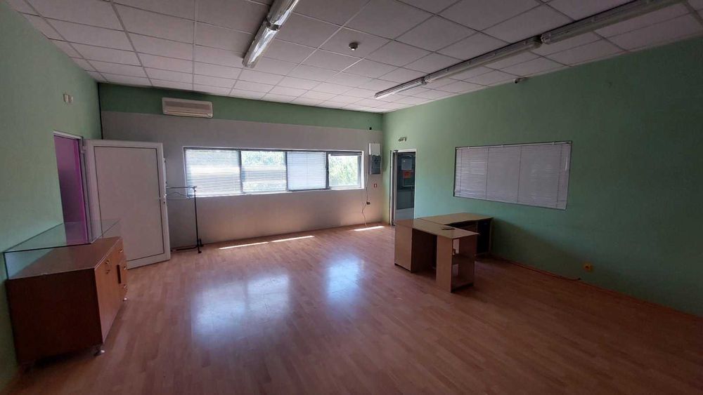 Дава се под наем Промишлена сграда в Карлово - 4500 кв.м за 2308 € - Снимка #13