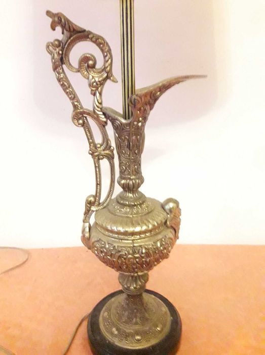 Veiza Carafa din bronz masiv pt crama decor