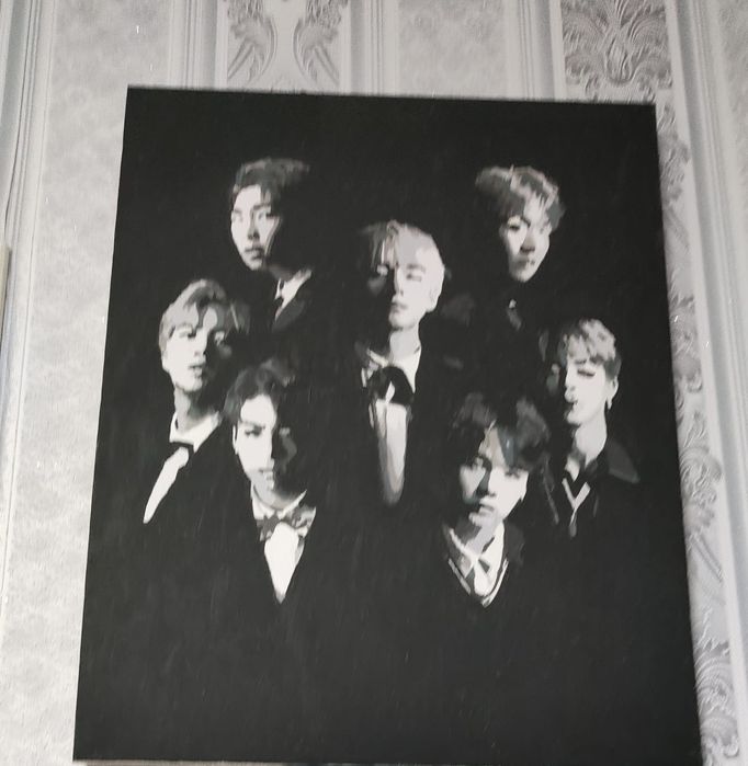 Продам картины с группой  BTS