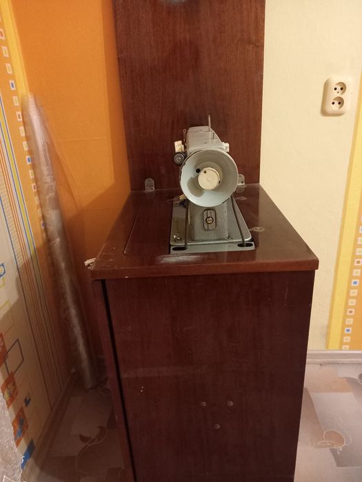 Продаётся швейная машина Чайка-III