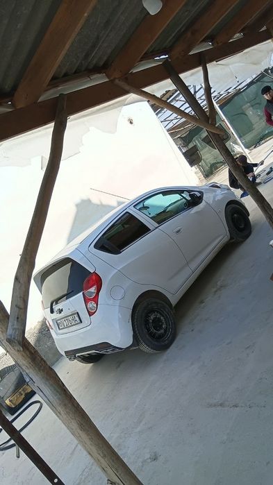 Spark sotiladi yili 2014 radnoy pirabek 300 yurgan kiraskasi toza