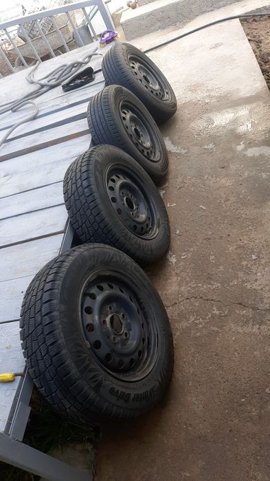 Диск с шинами комплект