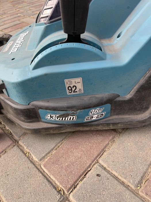 Masina tuns gazon iarba makita