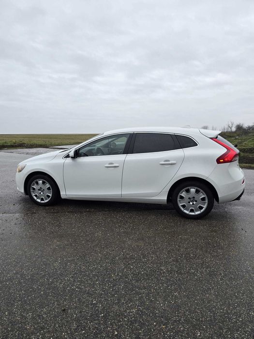 Model unicat VOLVO V40 1.9 2013