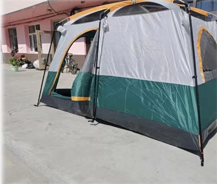 Палатка. В комплекте все неоходимое.