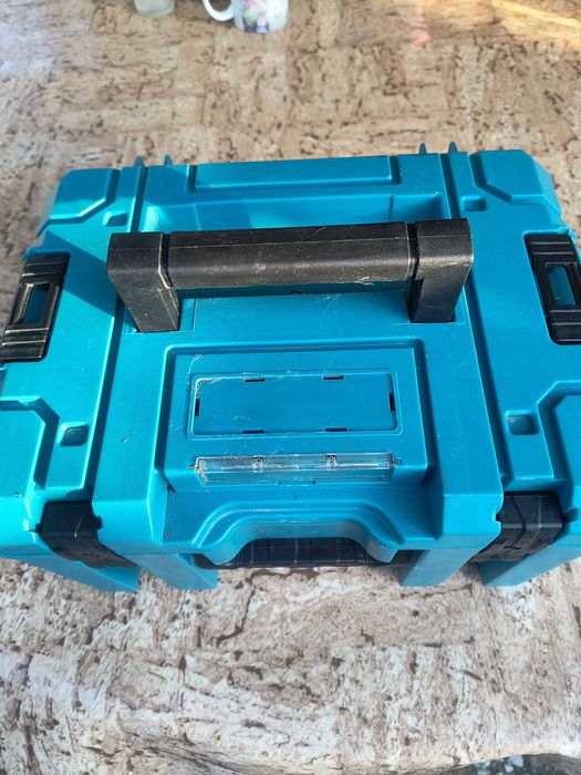 Винтоверт makita  ДС1804Т  18V 3000 mAH 54Wh