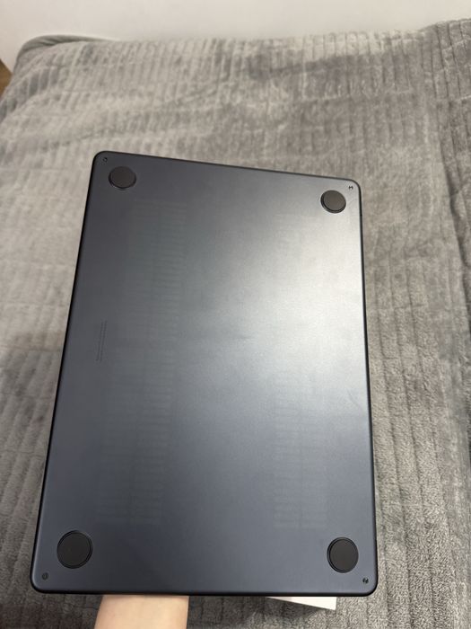 Macbook Air 13”6 M2 в идеальном сост