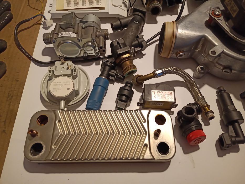 Themaclassic F 25 E Presostat Schimbator secundar Fluxostat