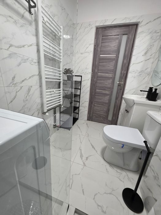 Garsonieră de închiriat – bloc nou, complet mobilată și utilată