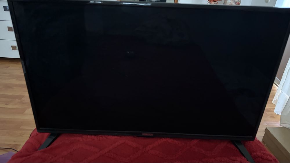 Vand televizor HORIZON  32” LED cu telecomanda