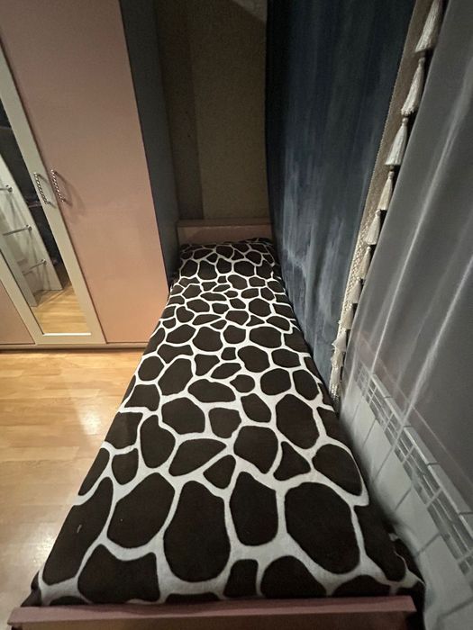 Спальный гарнитур с двумя кроватями