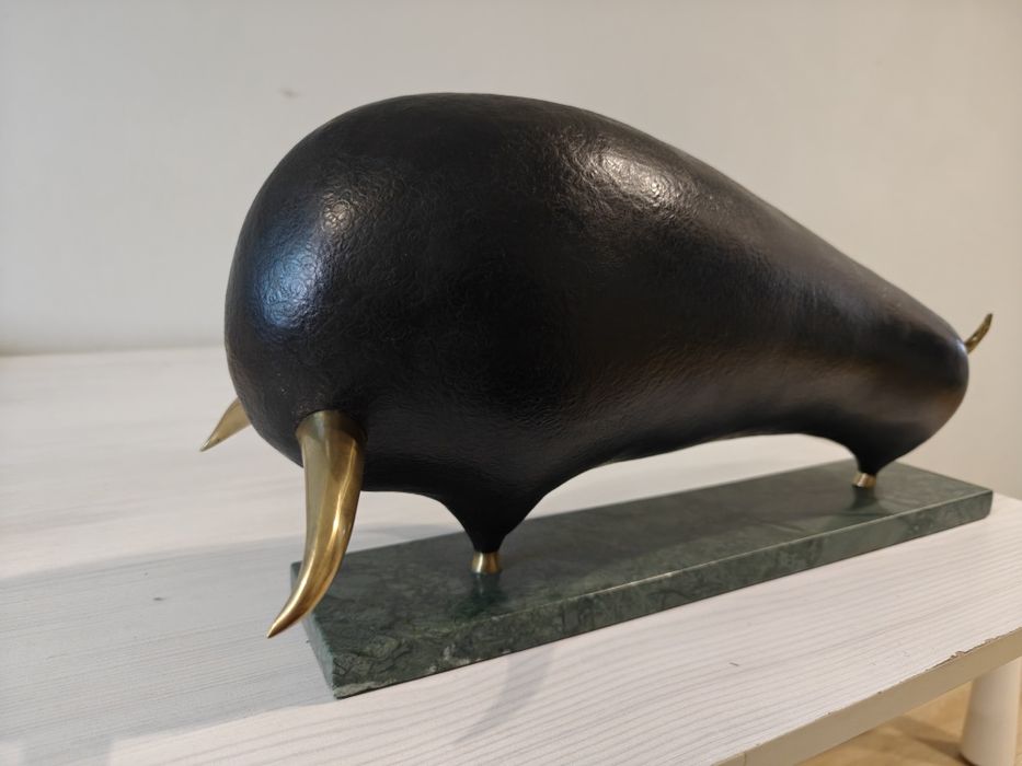 Продам. Бронза. Бык. Премиум класса.