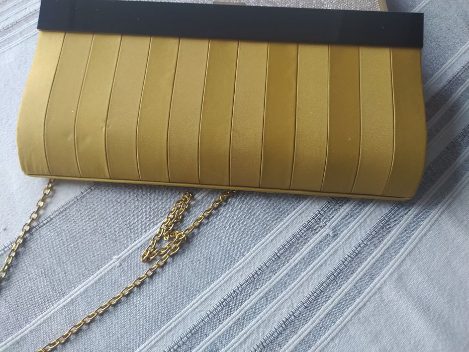 Дамски аксесоар,стилен и луксозен