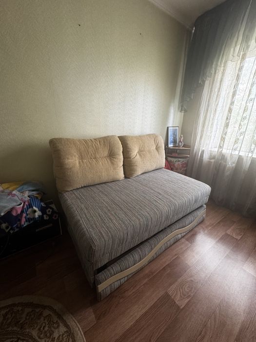 Шкафы и диваны для дома.