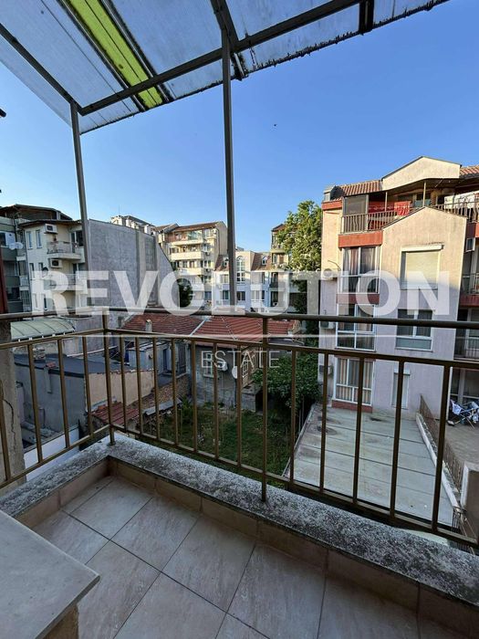 Дава се под наем Тристаен апартамент в Варна, ВИНС - 87 кв.м за 650 € - Снимка #12