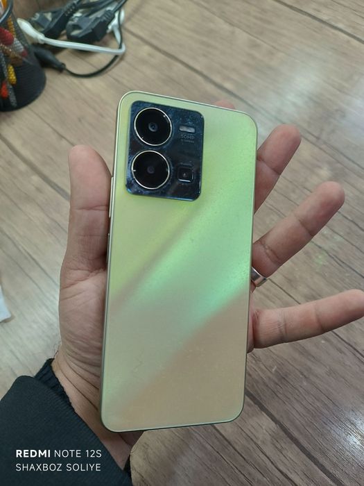 Vivo Y 35.   ideal