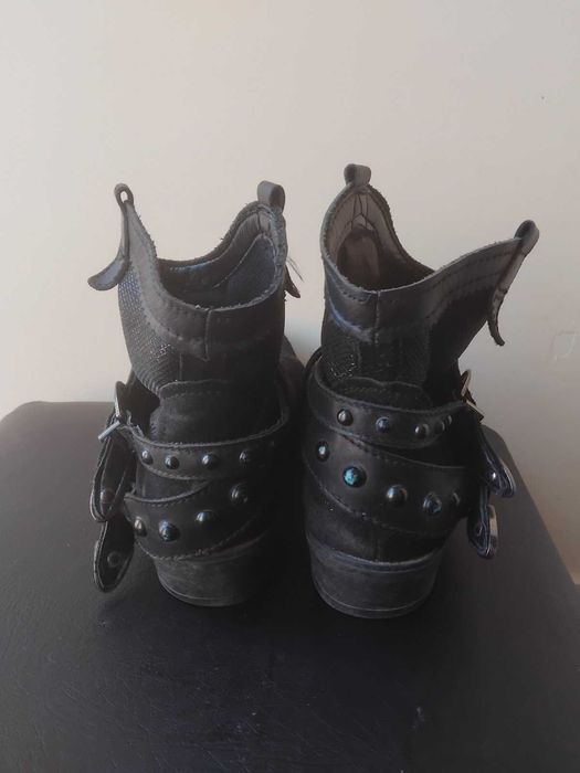 Луксозни дамски боти естествена кожа