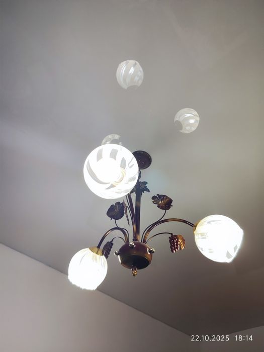 Люстра    продам