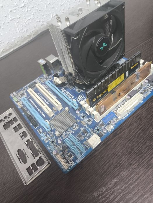 Gigabyte B75+i7 3770+16Gb