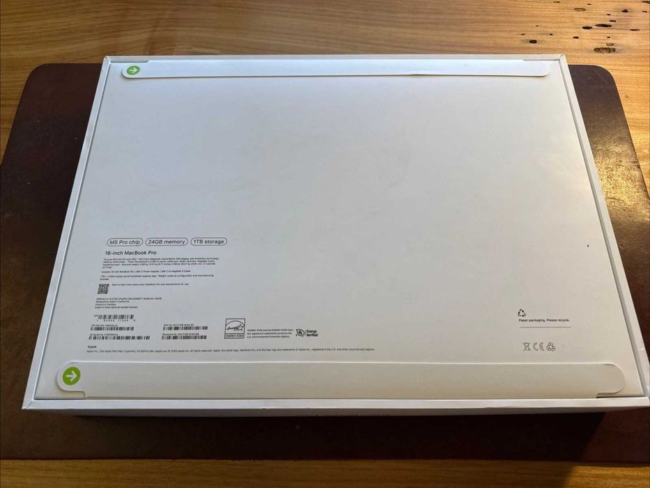Ноутбук Macbook pro 16 M5